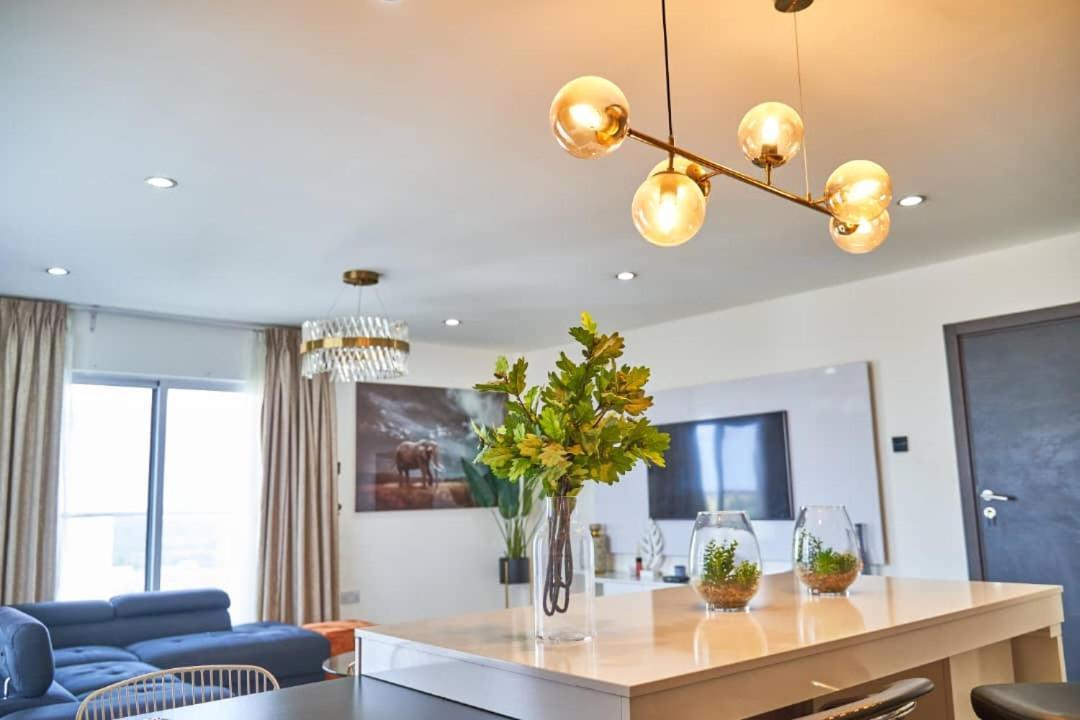 The Gallery Luxury Suites Cpg East Legon Eksteriør billede
