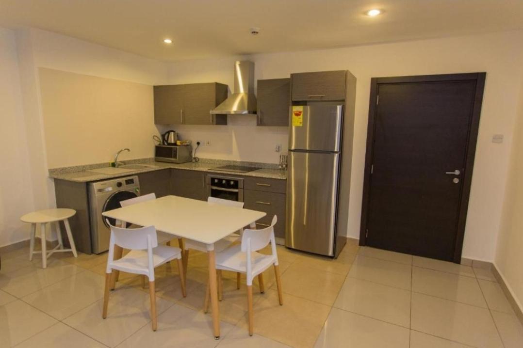 The Gallery Luxury Suites Cpg East Legon Eksteriør billede
