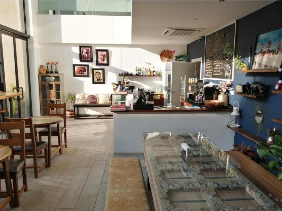 The Gallery Luxury Suites Cpg East Legon Eksteriør billede