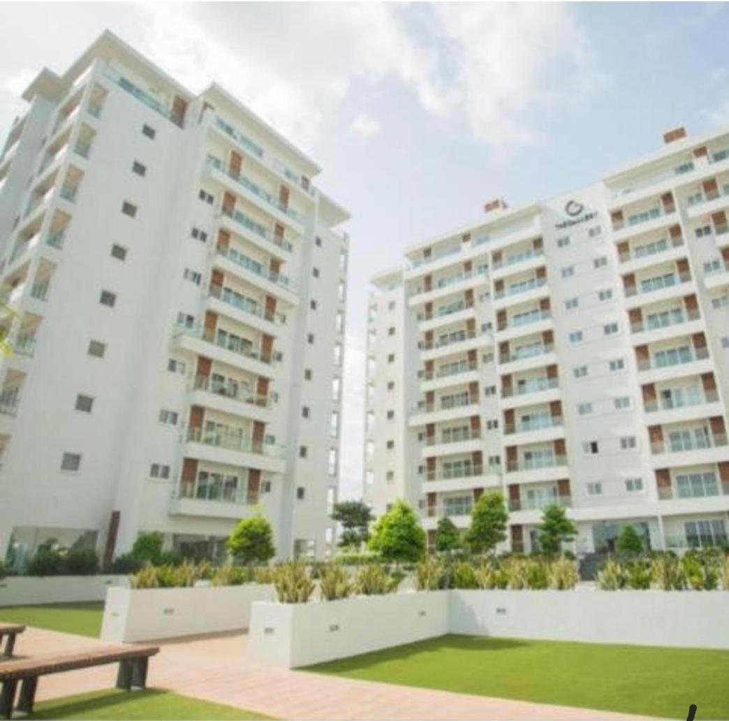 The Gallery Luxury Suites Cpg East Legon Eksteriør billede